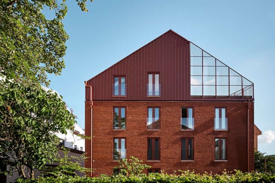 Atypisk asymmetri med stål på toppen, Bjerggade 2, 4600 Køge